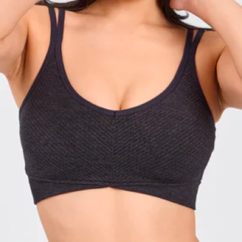 NWT Buffbunny Shape Seamless Sports Bra
Charcoal S